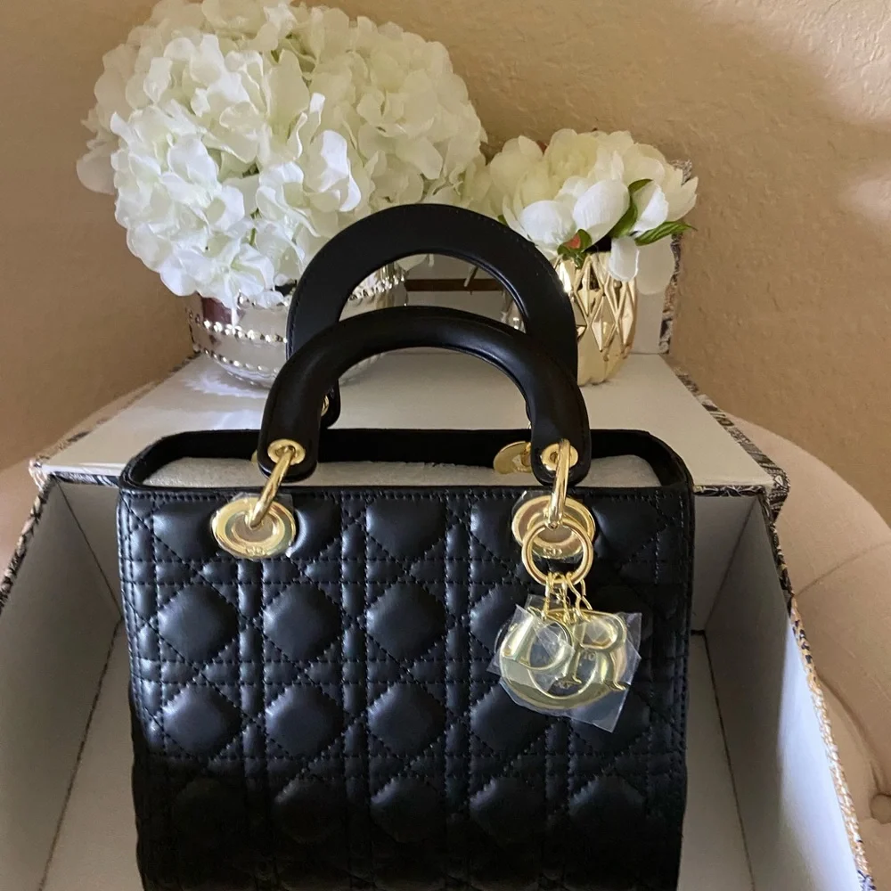 Classy lady bag CD Black Quilted Tote - Picture 12 of 16